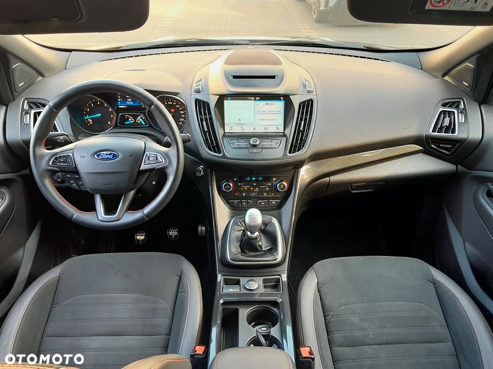 Ford Kuga 1.5 EcoBoost 2x4 ST-Line - 12
