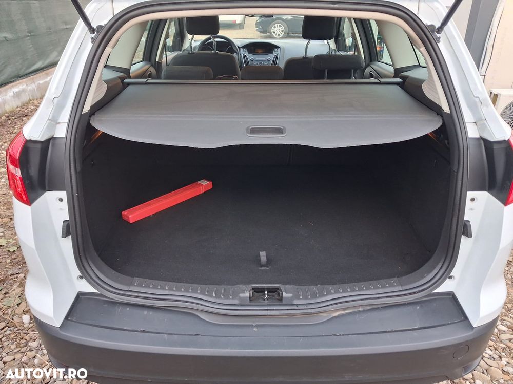 Ford Focus 1.5 TDCi DPF Start-Stopp-System Ambiente - 12