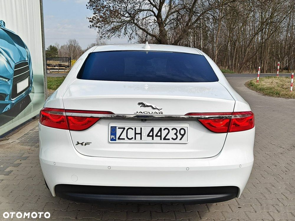 Jaguar XF - 4