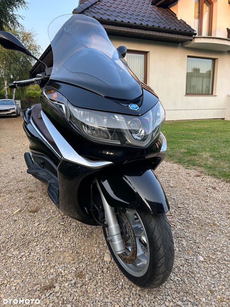 Piaggio X10 - 8