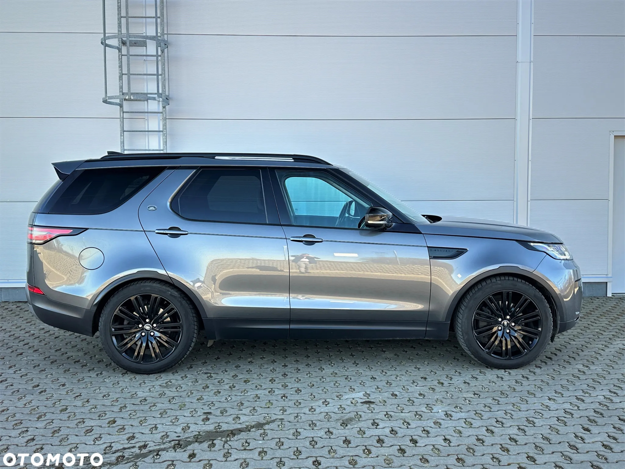 Land Rover Discovery V 2.0 SD4 HSE Luxury - 4
