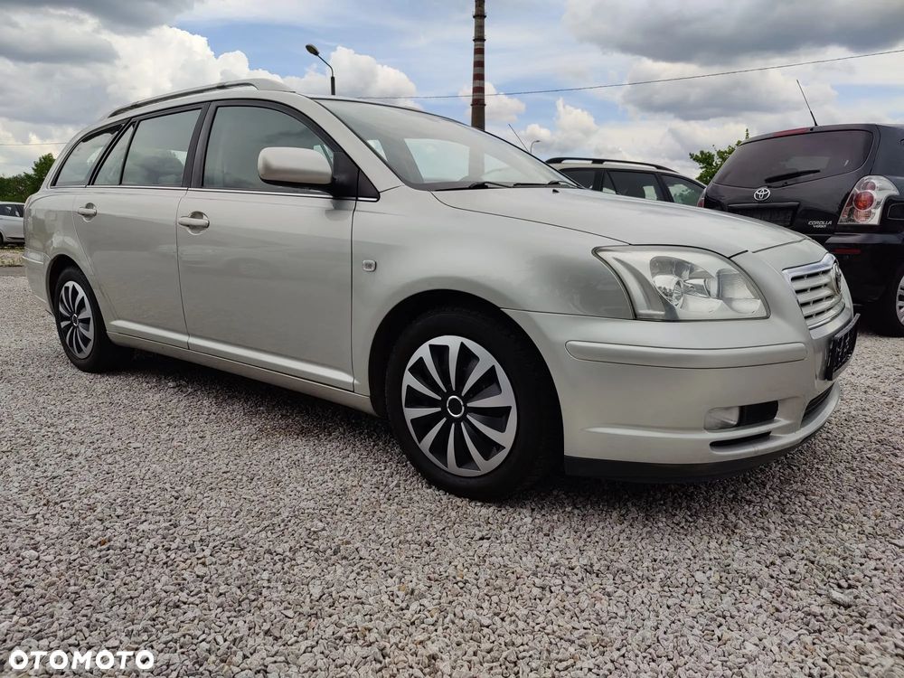 Toyota Avensis - 13