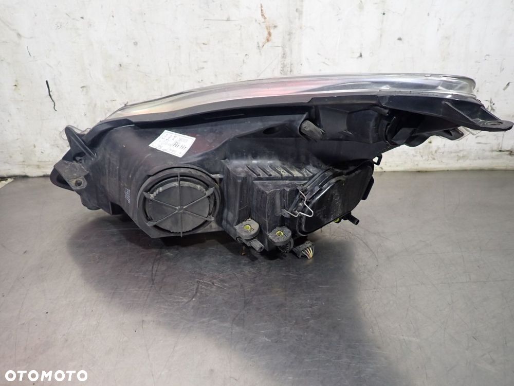 LAMPA PRAWA PRZEDNIA OPEL CORSA D - 2