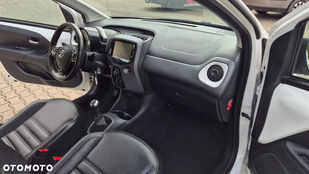 Toyota Aygo x-clusiv - 20