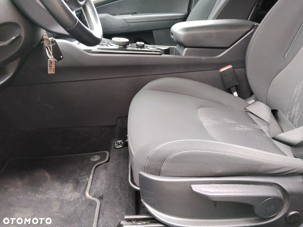 Kia Sportage 1.6 T-GDI MHEV Business Line 4WD DCT - 13