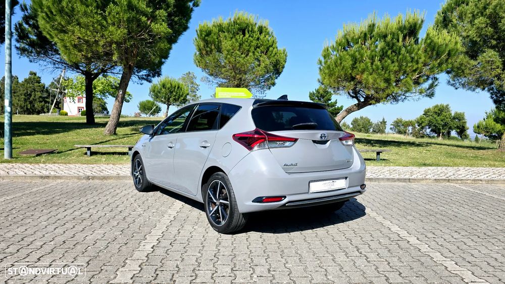 Toyota Auris 1.8 HSD Comfort +P.Techno+P.Sport - 6