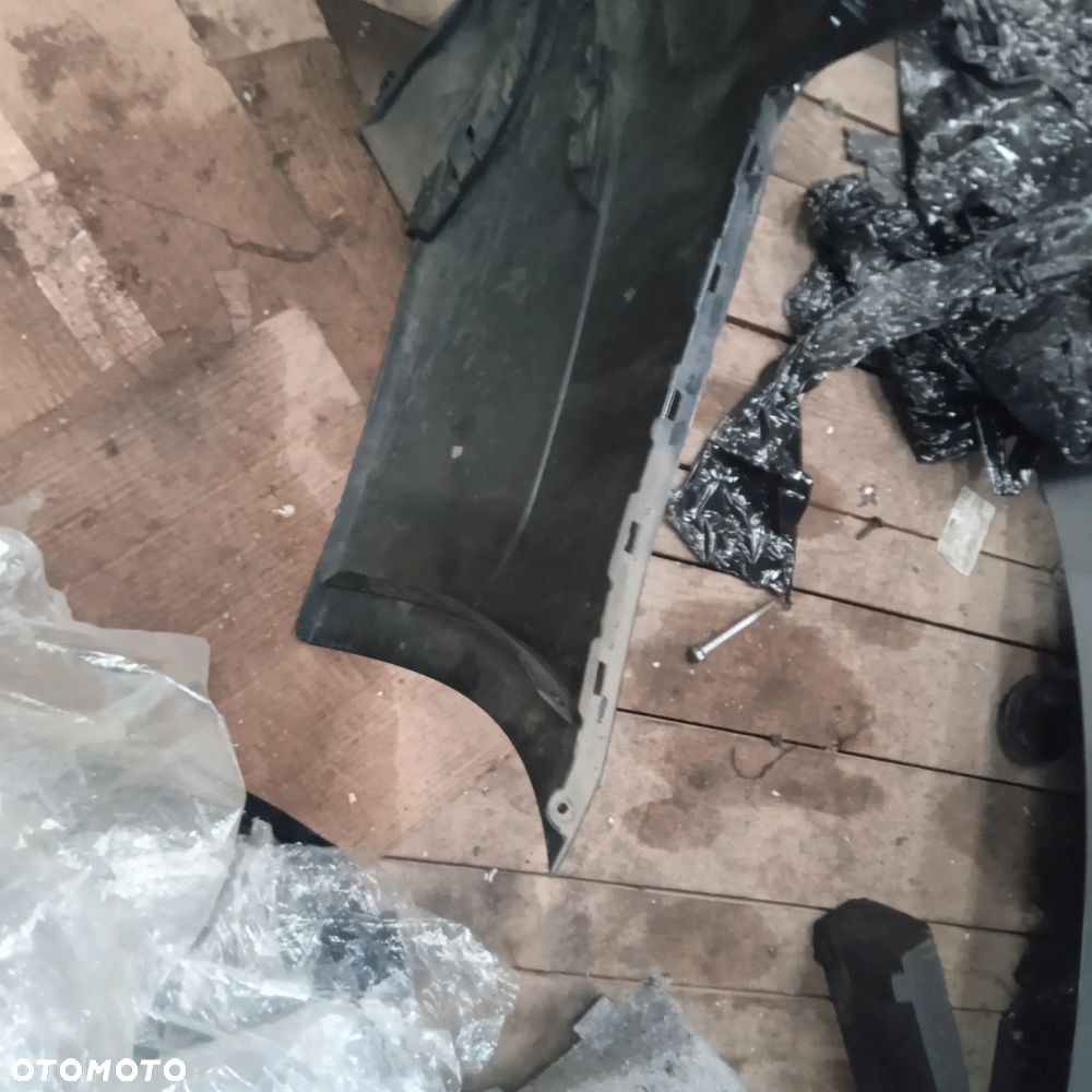 Zderzak tylny A4 B9 kombi - 10