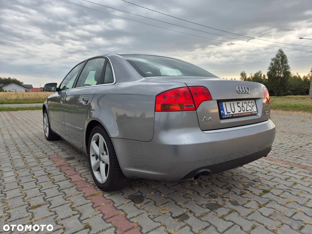 Audi A4 Limousine 1.8 T quattro - 12