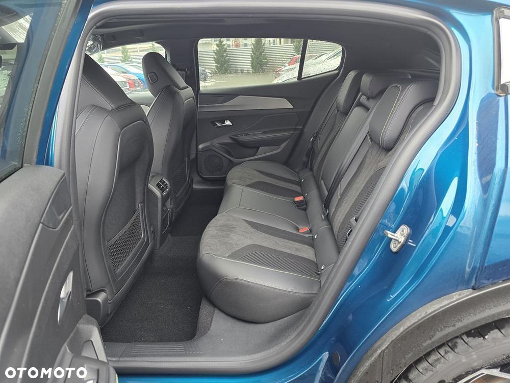 Peugeot 408 1.6 Plug-In Hybrid 225 GT EAT8 - 8