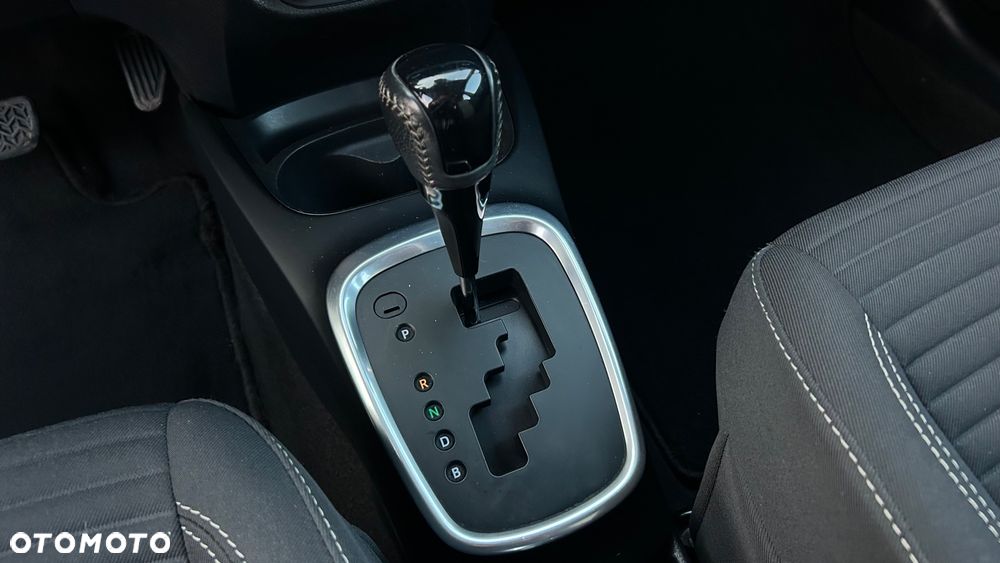 Toyota Yaris Hybrid 100 Business Edition - 21