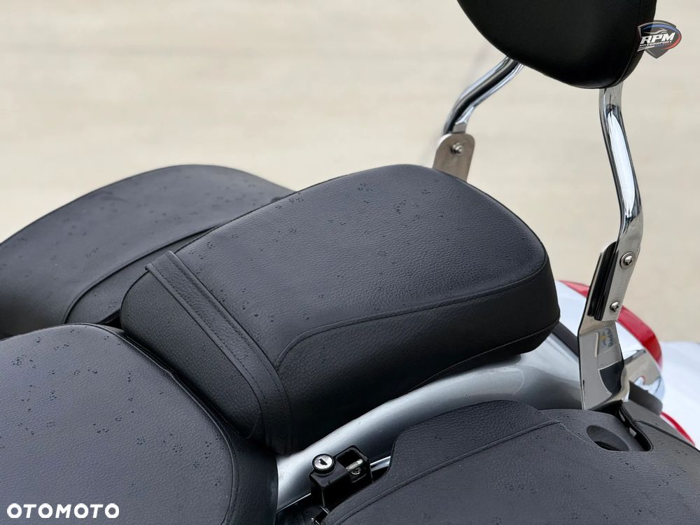 Suzuki Boulevard - 19