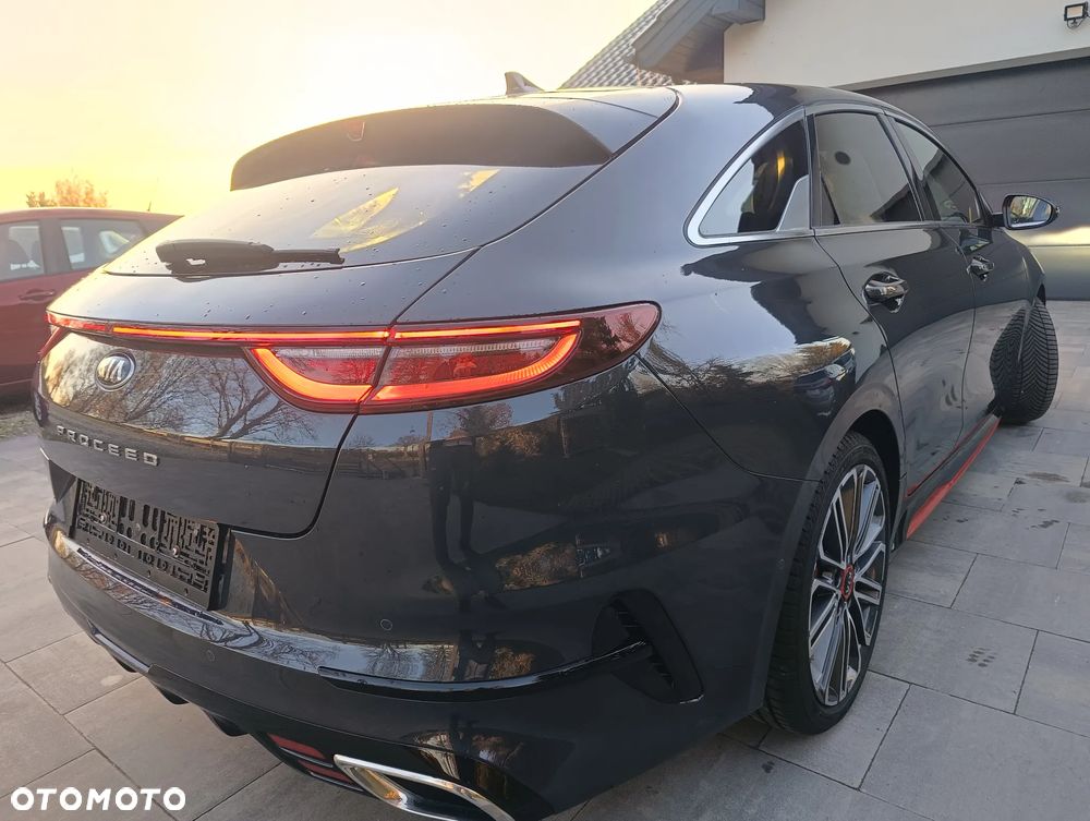 Kia ProCeed 1.6 T-GDI GT DCT - 22