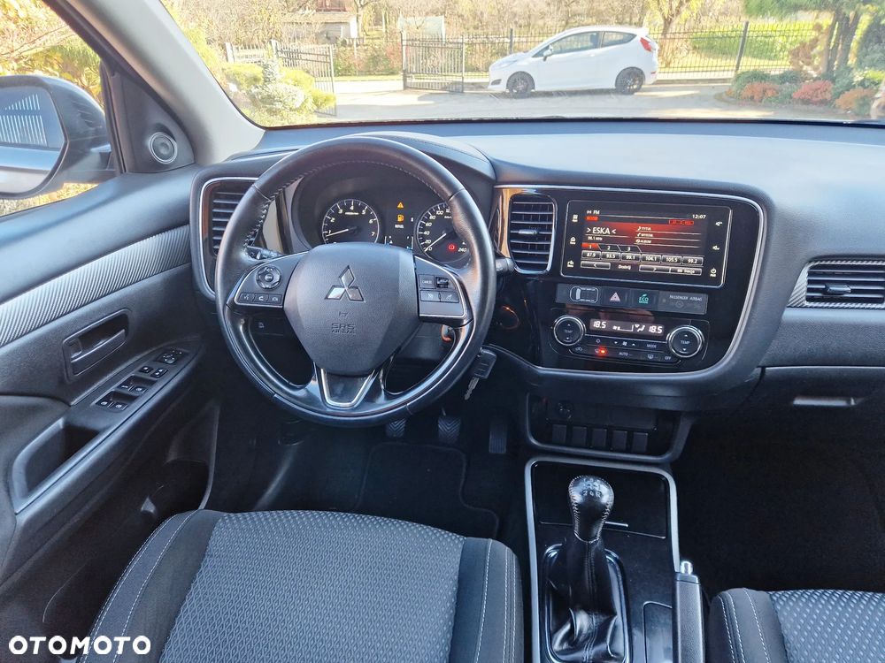 Mitsubishi Outlander - 21
