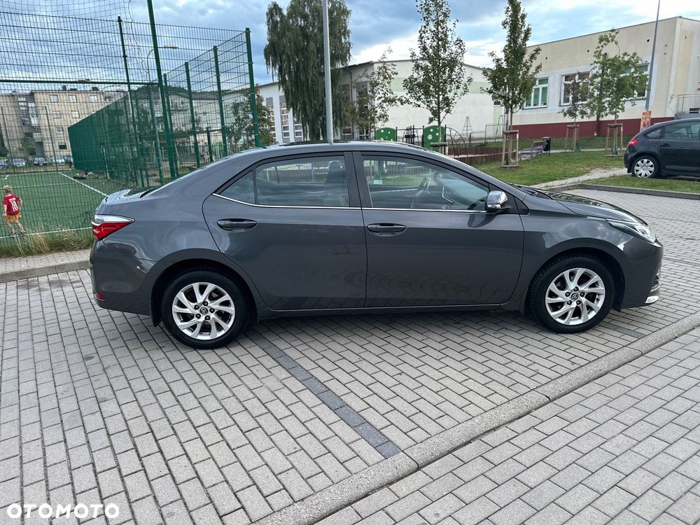 Toyota Corolla 1.6 Classic Plus - 7