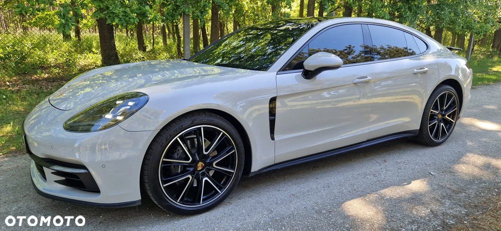 Porsche Panamera 4 - 19