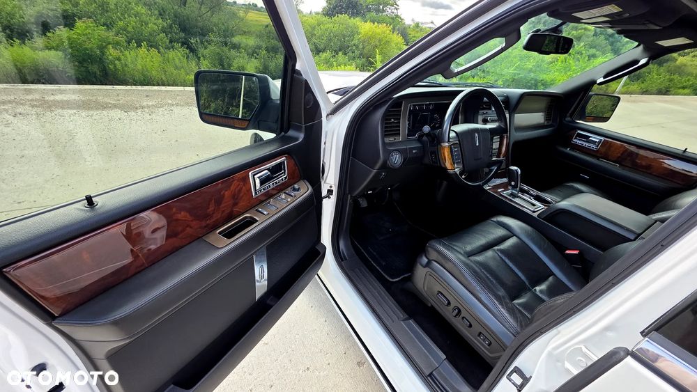 Lincoln Navigator 5.4 4WD Luxury - 25