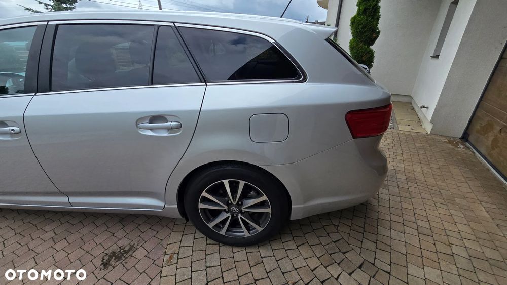 Toyota Avensis - 21