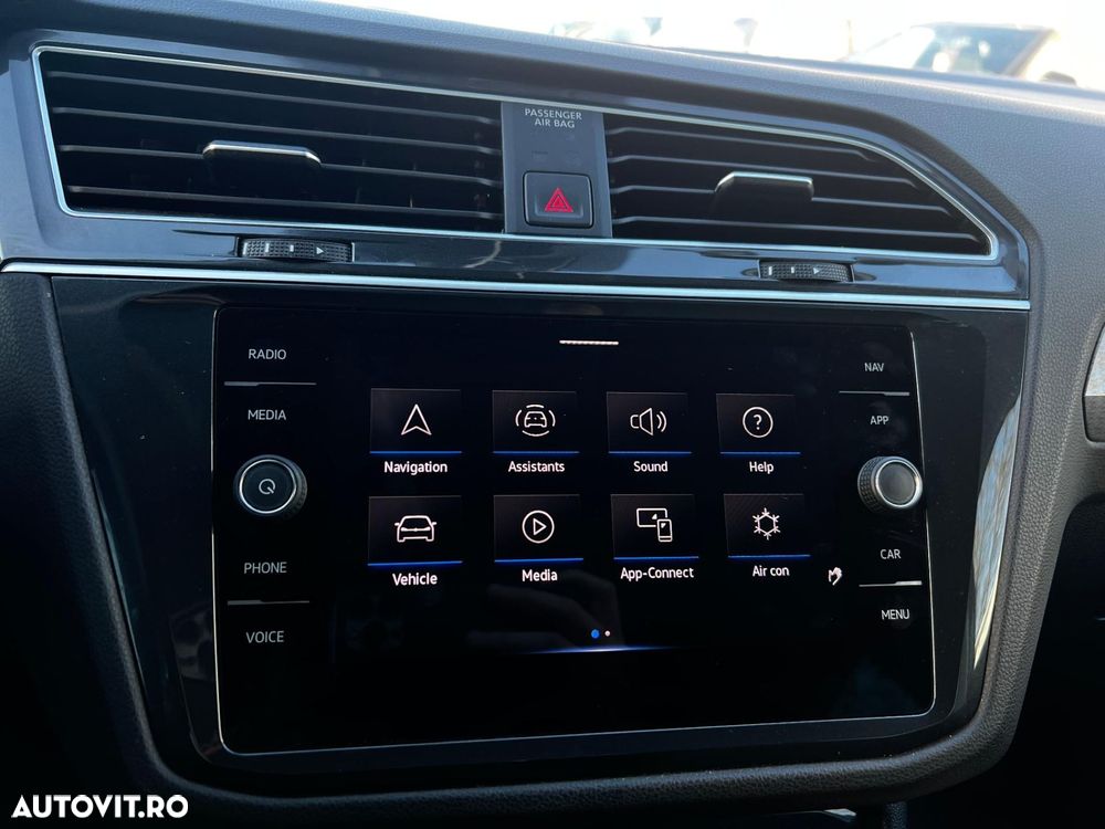 Volkswagen Tiguan - 22
