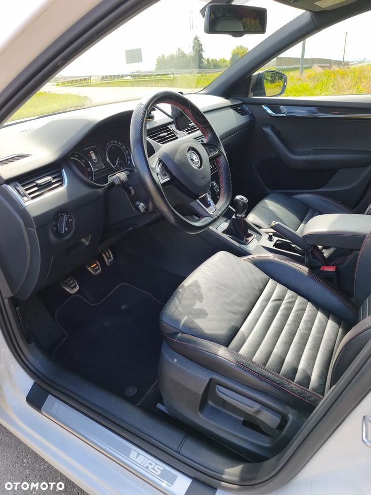 Skoda Octavia 2.0 TSI RS - 11