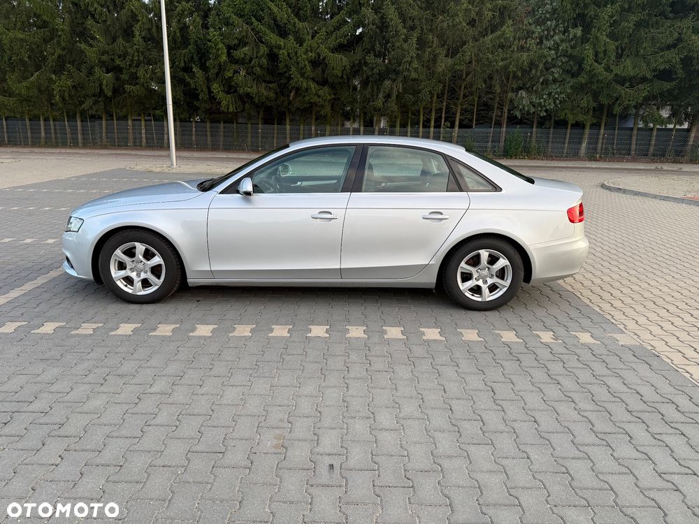 Audi A4 Limousine - 8