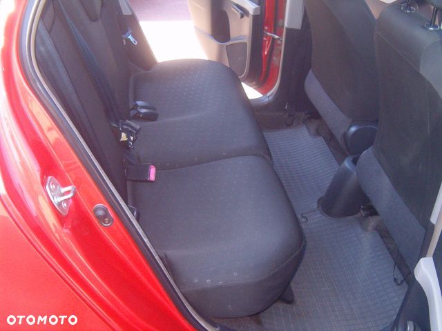 Toyota Yaris - 14