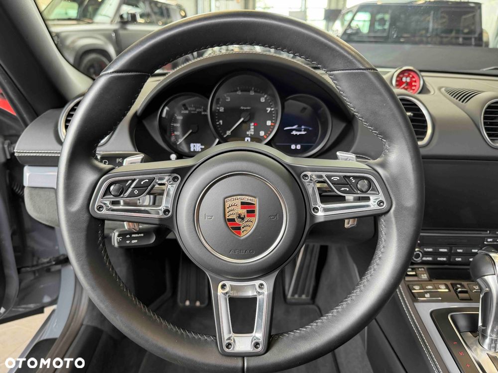 Porsche 718 Spyder - 18