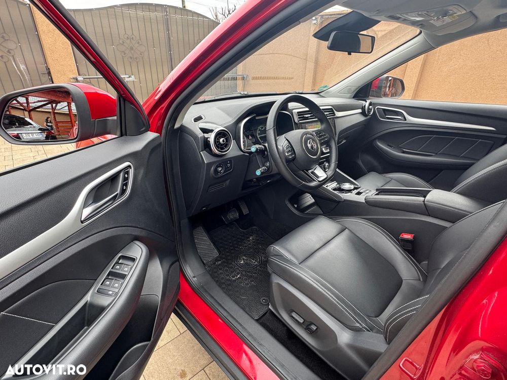 MG ZS EV Luxury - 14