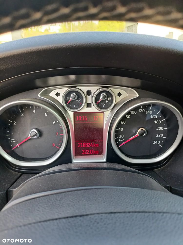 Ford Focus 1.8 FF Ghia - 9