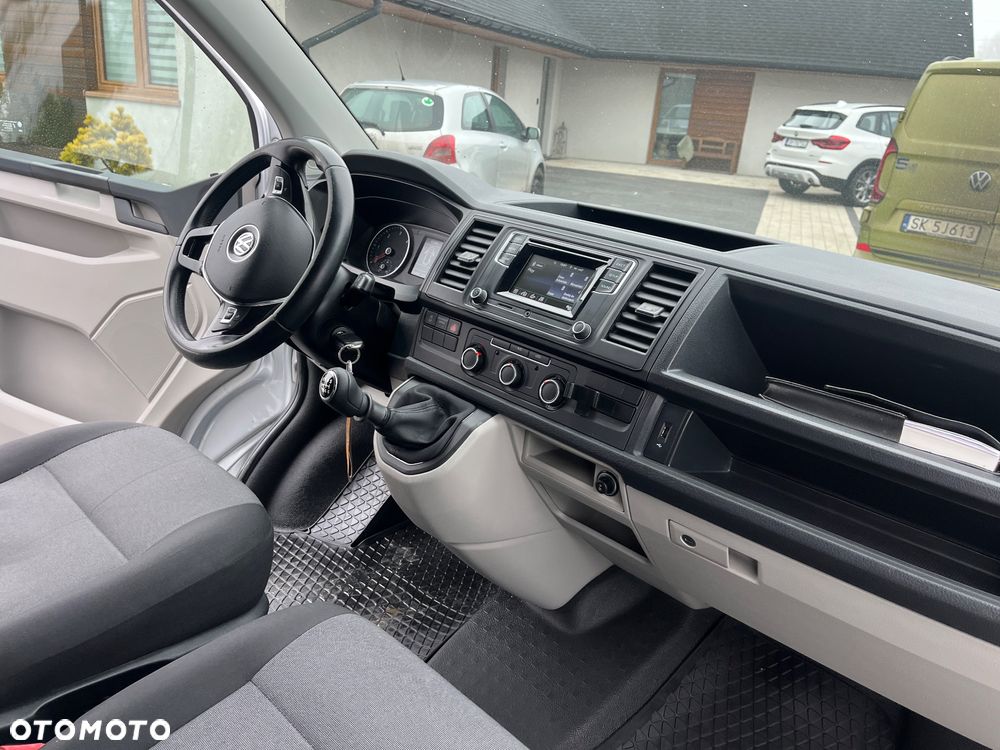 Volkswagen Transporter - 11