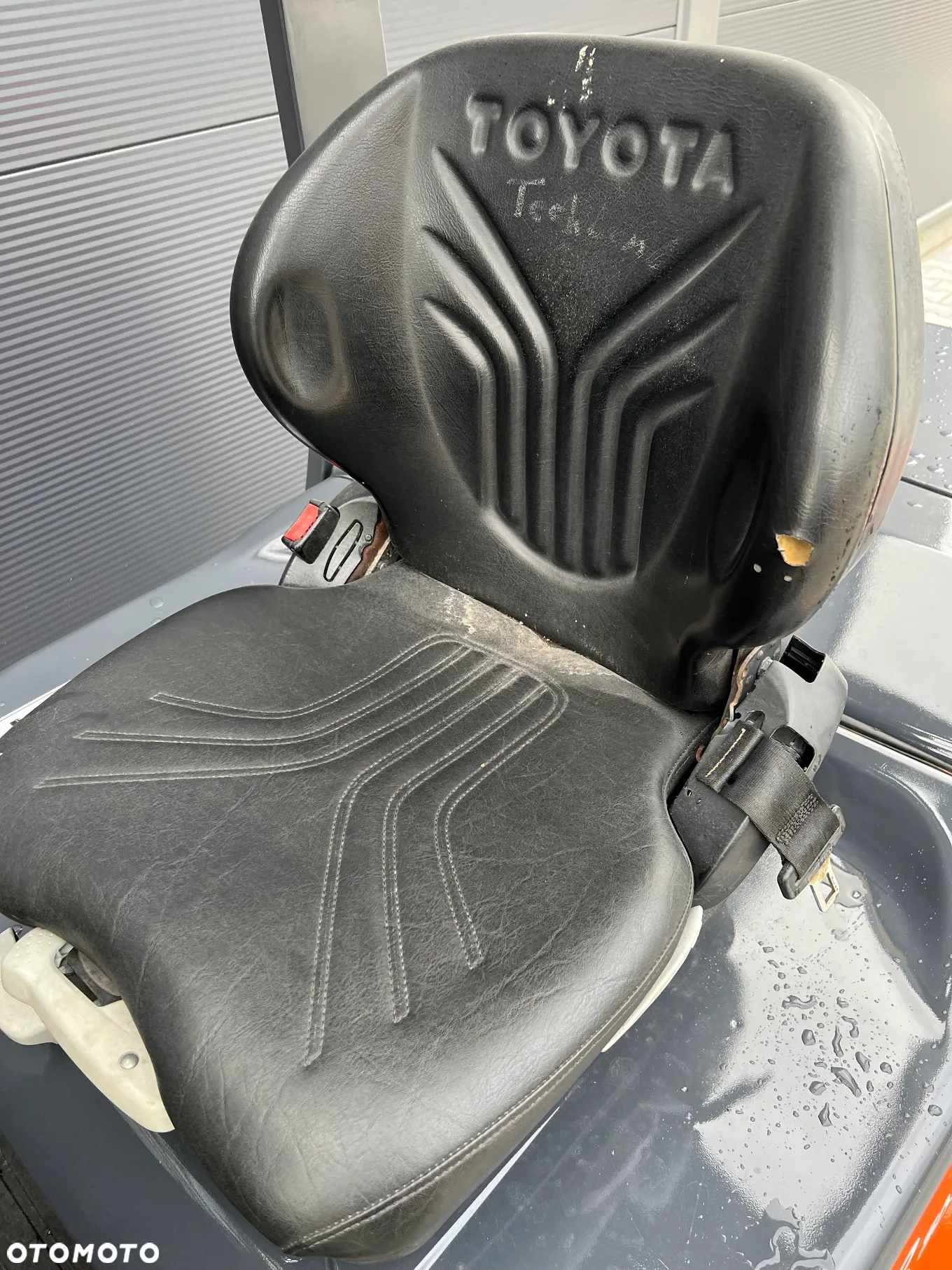 Toyota 02-8FDF30 - 8