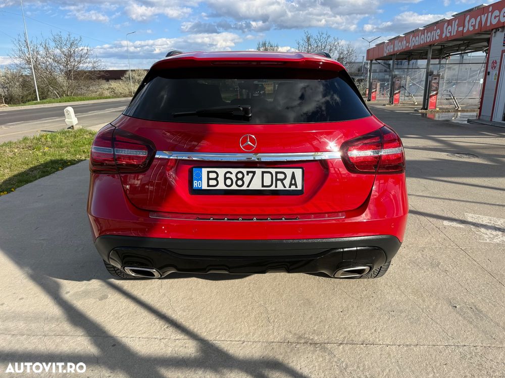 Mercedes-Benz GLA 200 d 4MATIC Aut. - 12