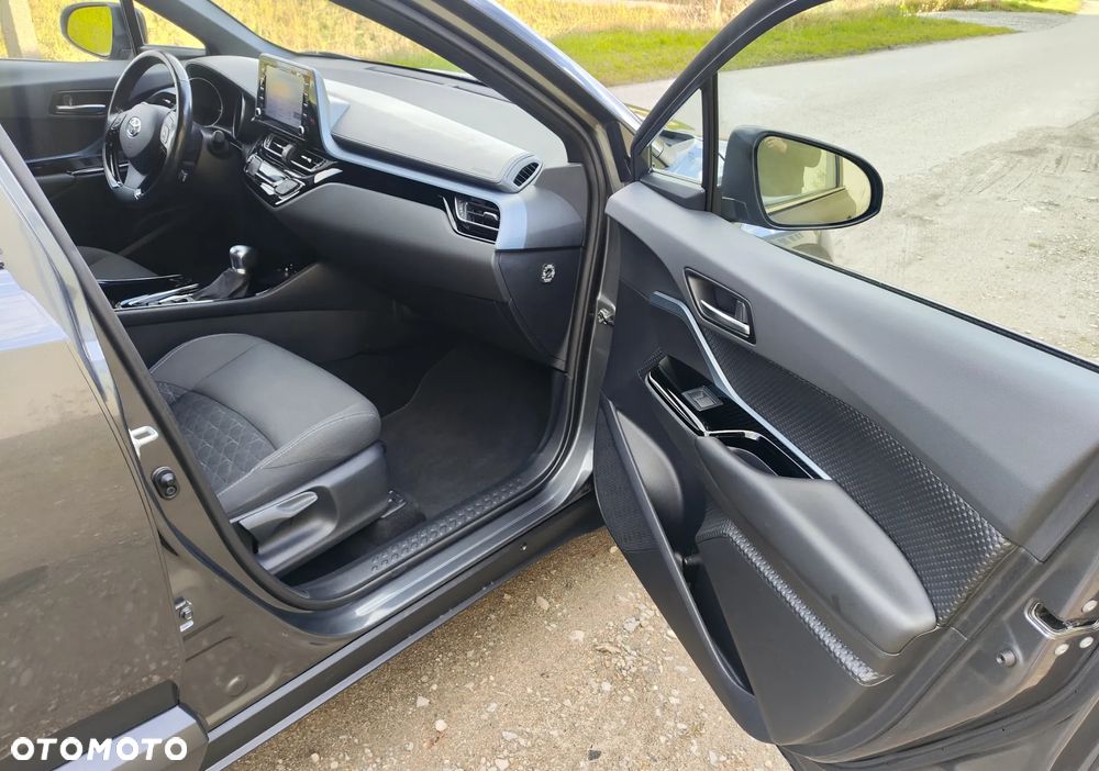 Toyota C-HR Hybrid Club - 20