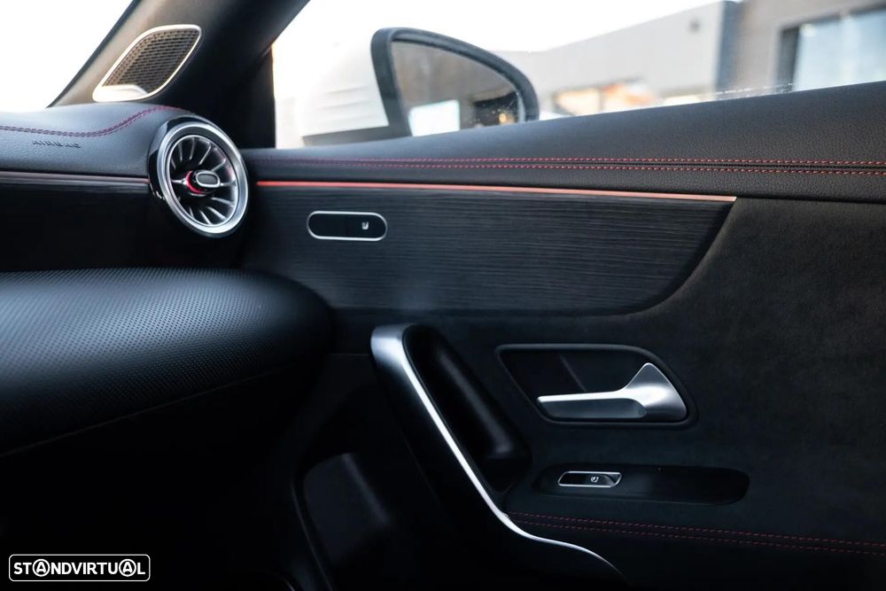 Mercedes-Benz CLA 250 e 8G-DCT AMG Line - 23
