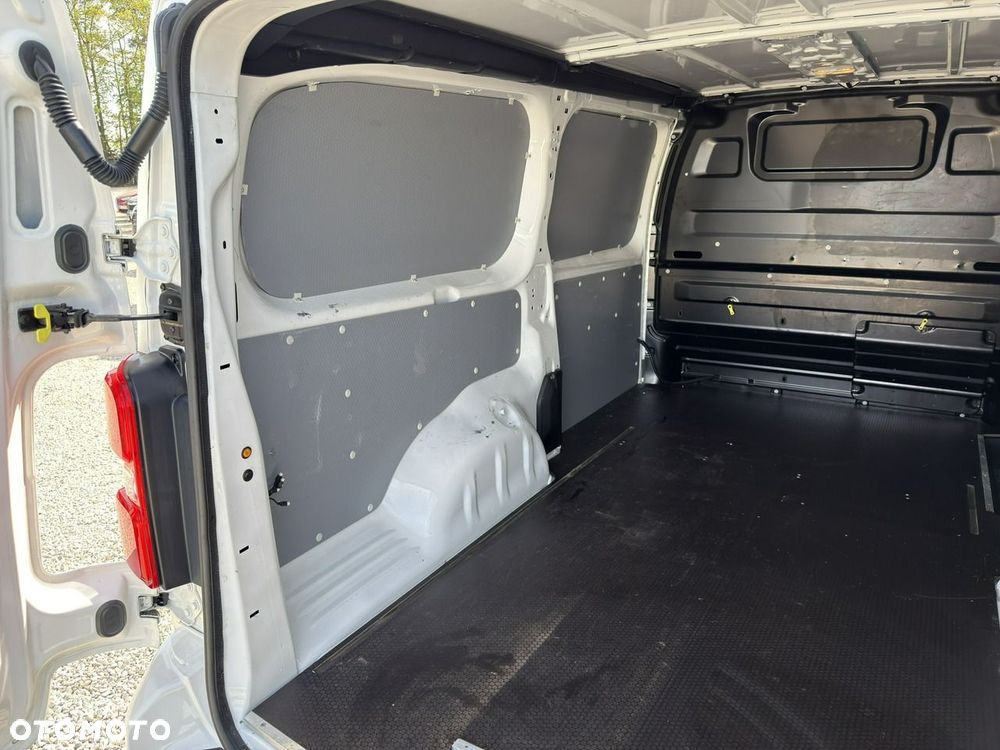 Opel Vivaro - 16