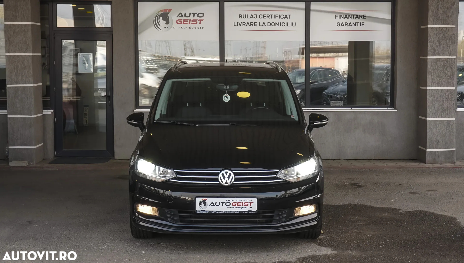 Volkswagen Touran 2.0 TDI DSG Comfortline - 2