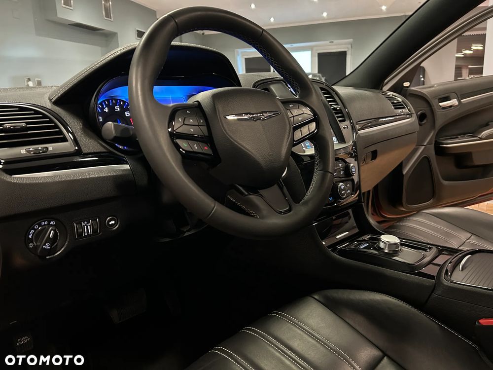 Chrysler 300s - 38