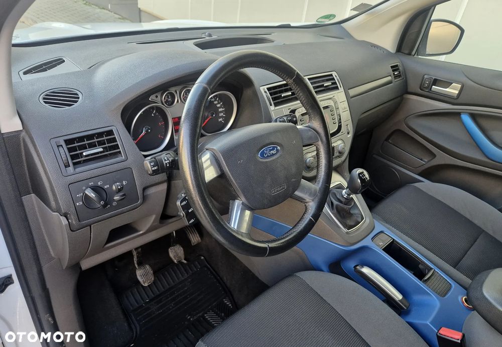 Ford Kuga 2.0 TDCi 2x4 Titanium - 7