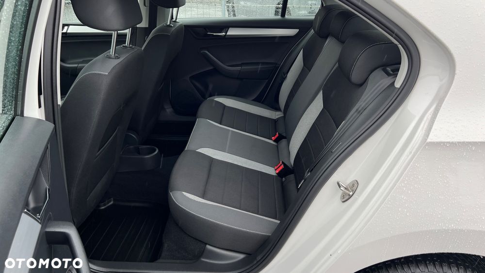 Skoda RAPID 1.6 TDI DPF Ambition - 6