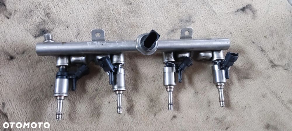 BMW F20 F30 LISTWA WTRYSKOWA 7592426 - 1