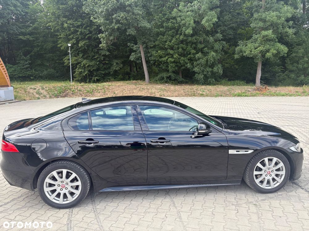 Jaguar XE 2.0 D R-Sport - 10