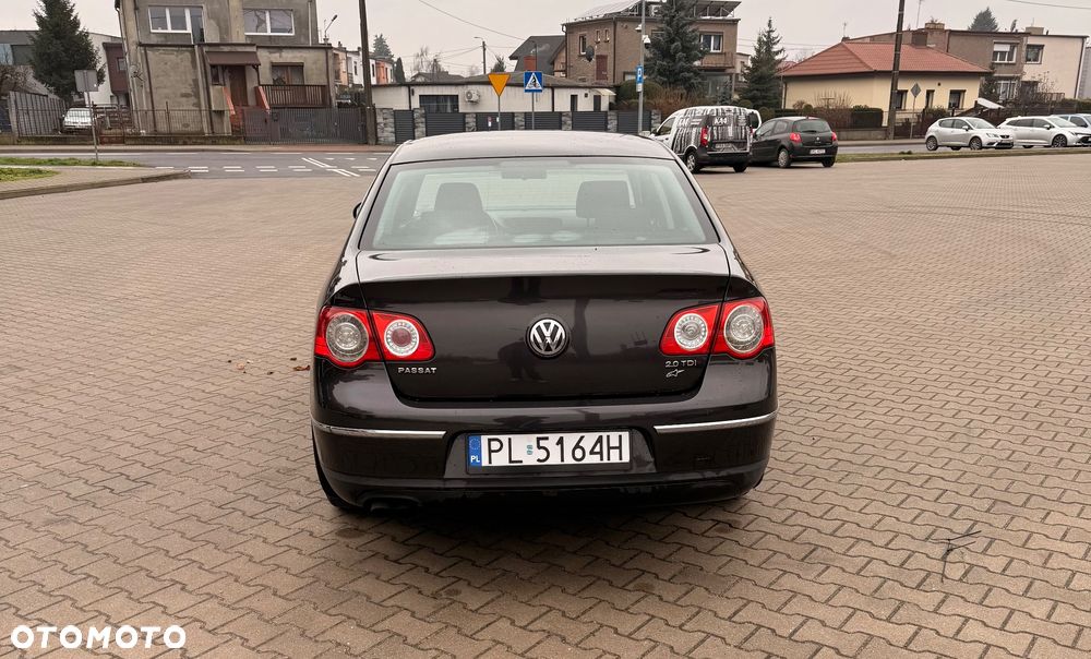 Volkswagen Passat 2.0 TDI Comfortline - 5