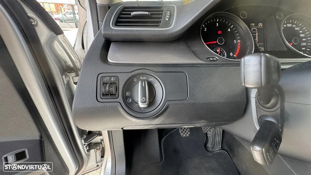 VW Passat 1.6 TDI BlueMotion - 18