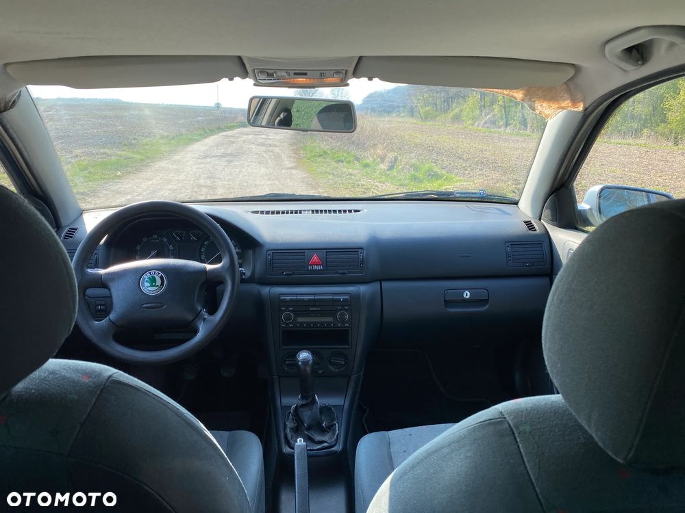 Skoda Octavia 1.6 Ambiente - 7