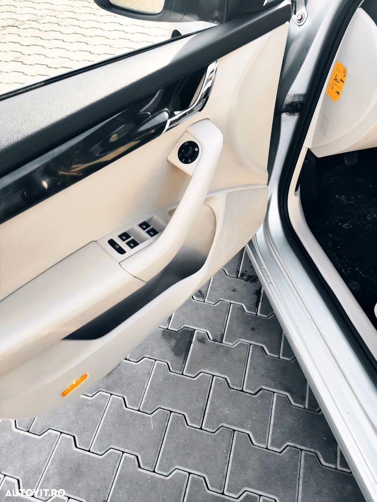 Skoda Octavia 2.0 TDI AMBITION - 10