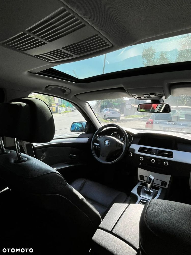 BMW Seria 5 525d - 15
