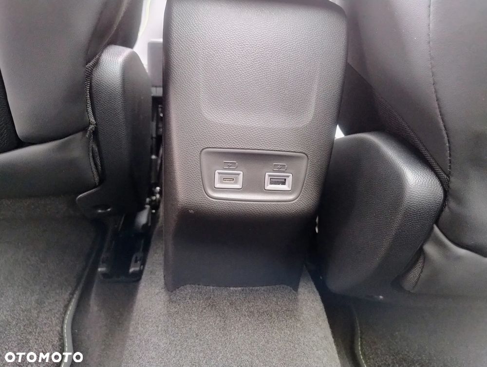 Peugeot 208 - 36