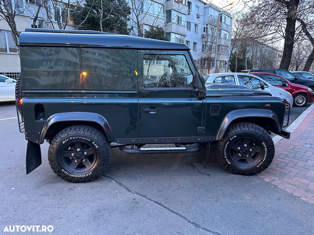 Land Rover Defender - 3