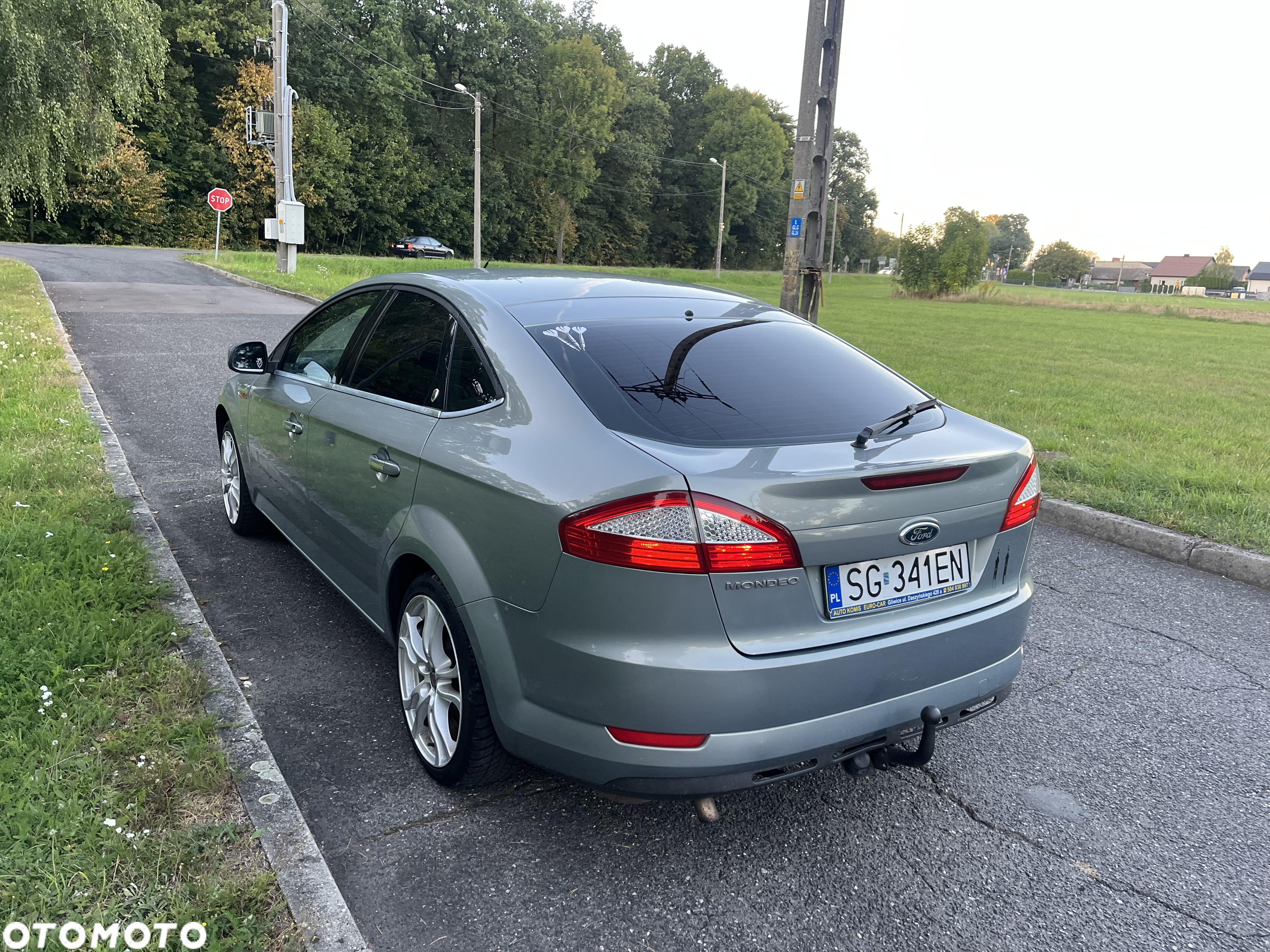 Ford Mondeo 2.0 Ghia - 11