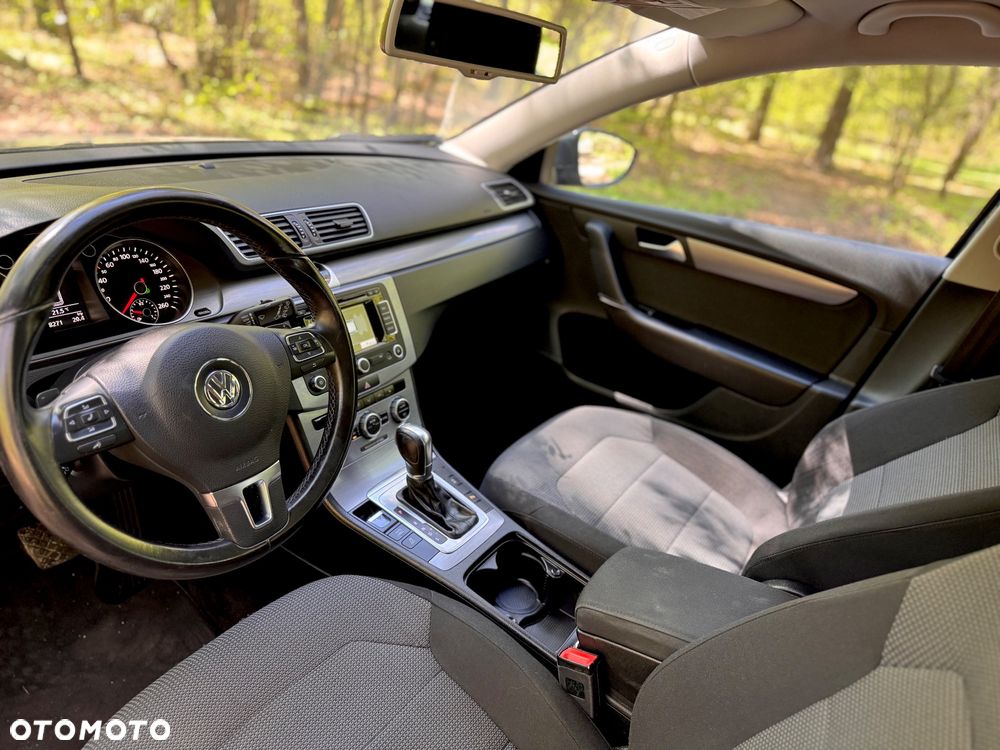Volkswagen Passat 2.0 TDI DSG Highline - 9