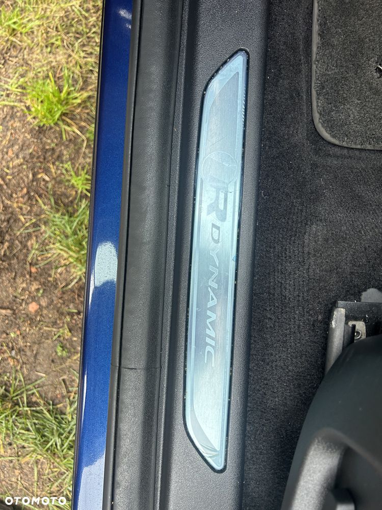 Jaguar E-Pace 2.0 D165 mHEV AWD R-Dynamic SE - 12